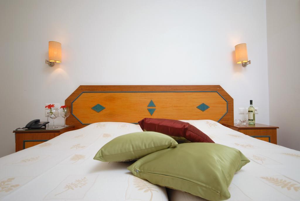 Barbouni Hotel & Studios Naxos City Oda fotoğraf