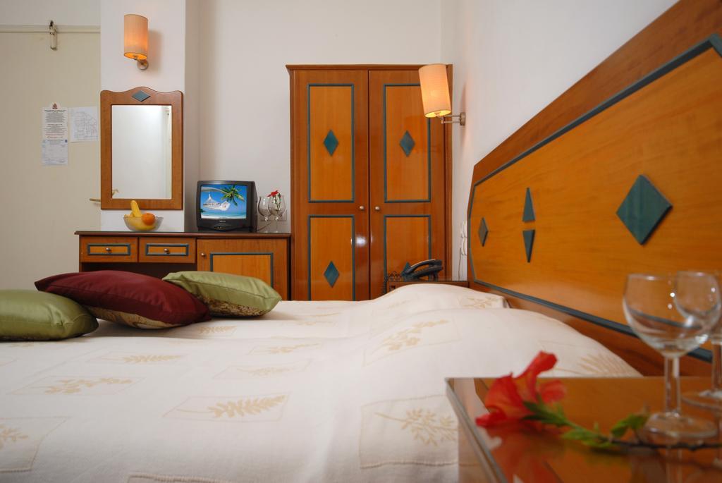 Barbouni Hotel & Studios Naxos City Oda fotoğraf